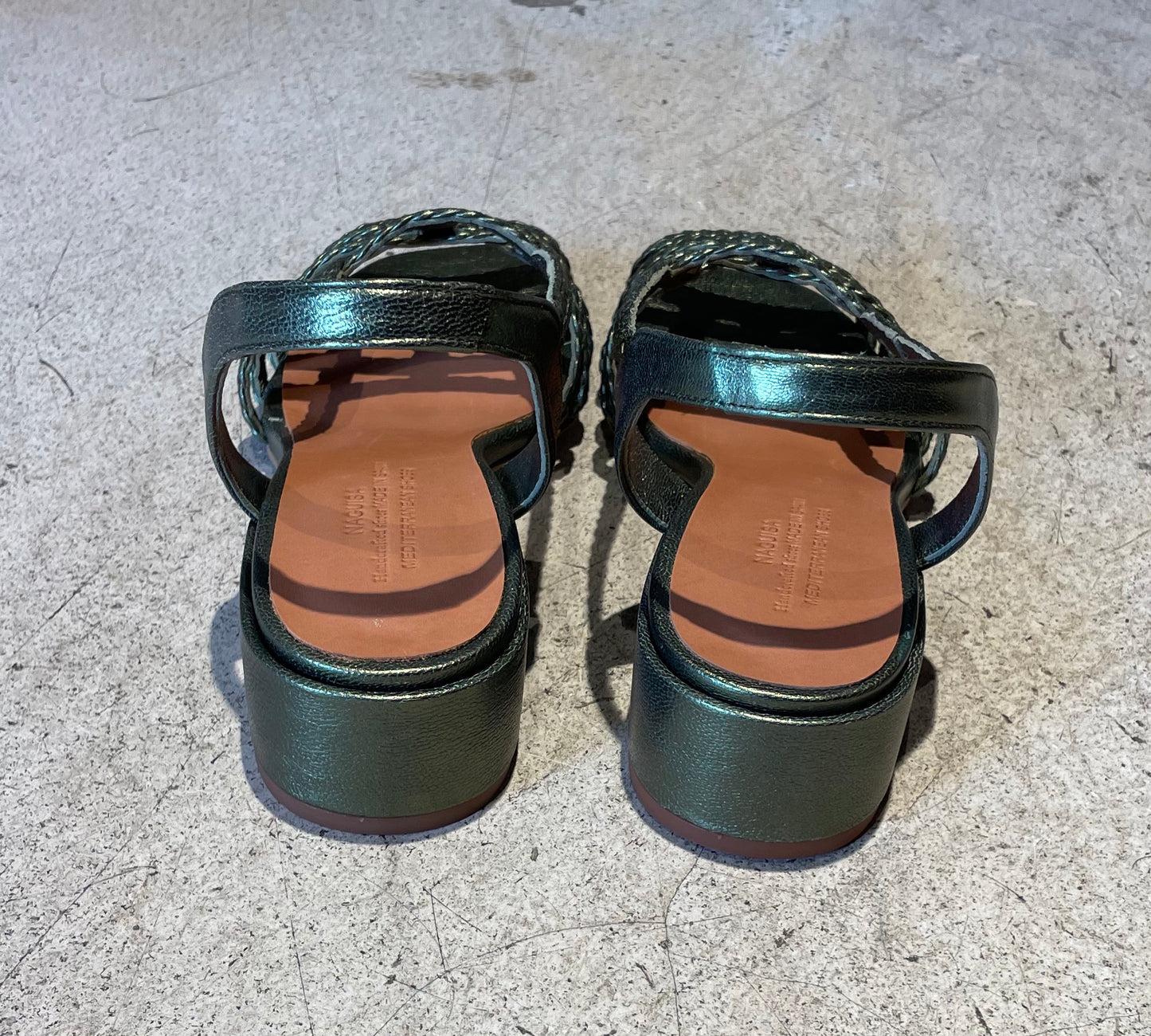 NAGUISA - Sandales en cuir tressé - Olive