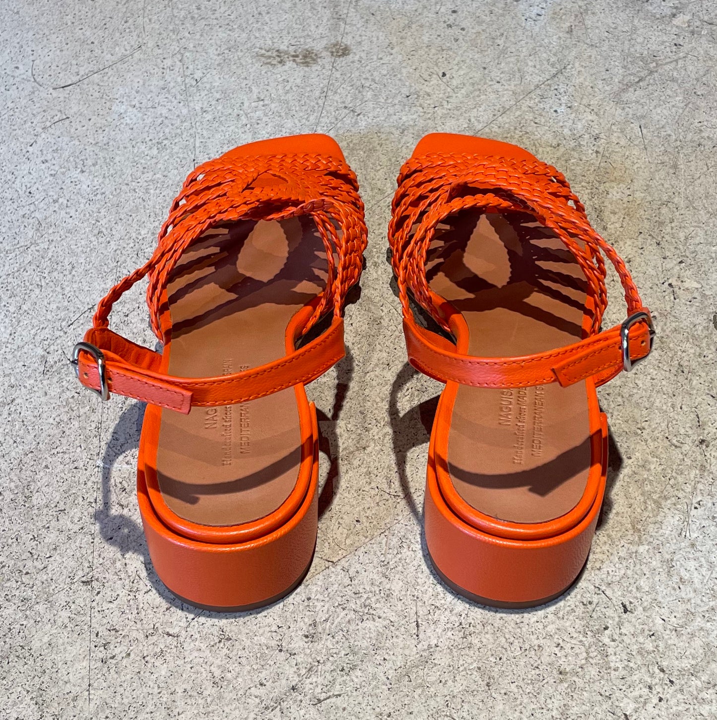 NAGUISA - Sandales en cuir tressé - Orange