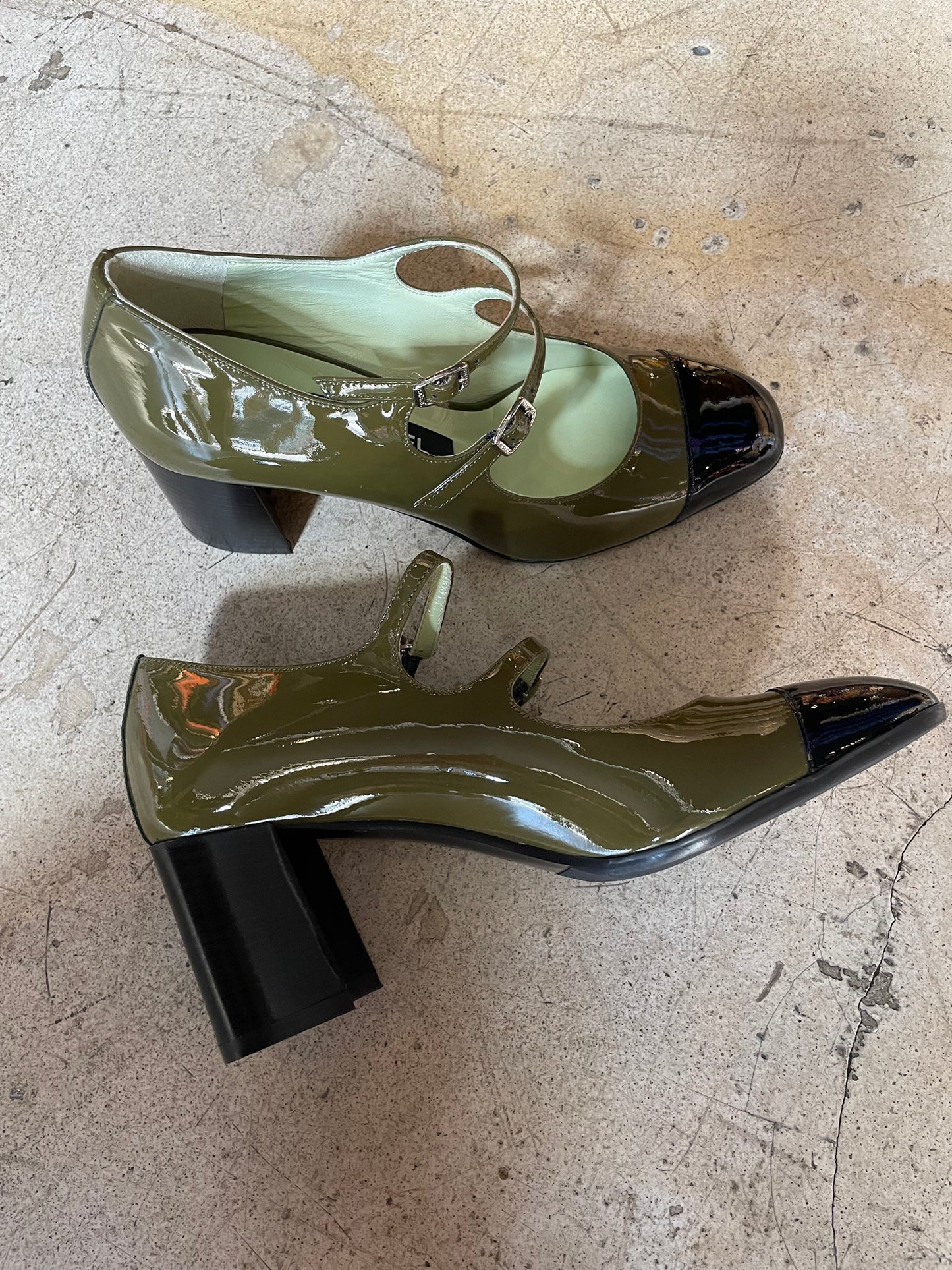 CAREL - Cherry vernis kaki/noir