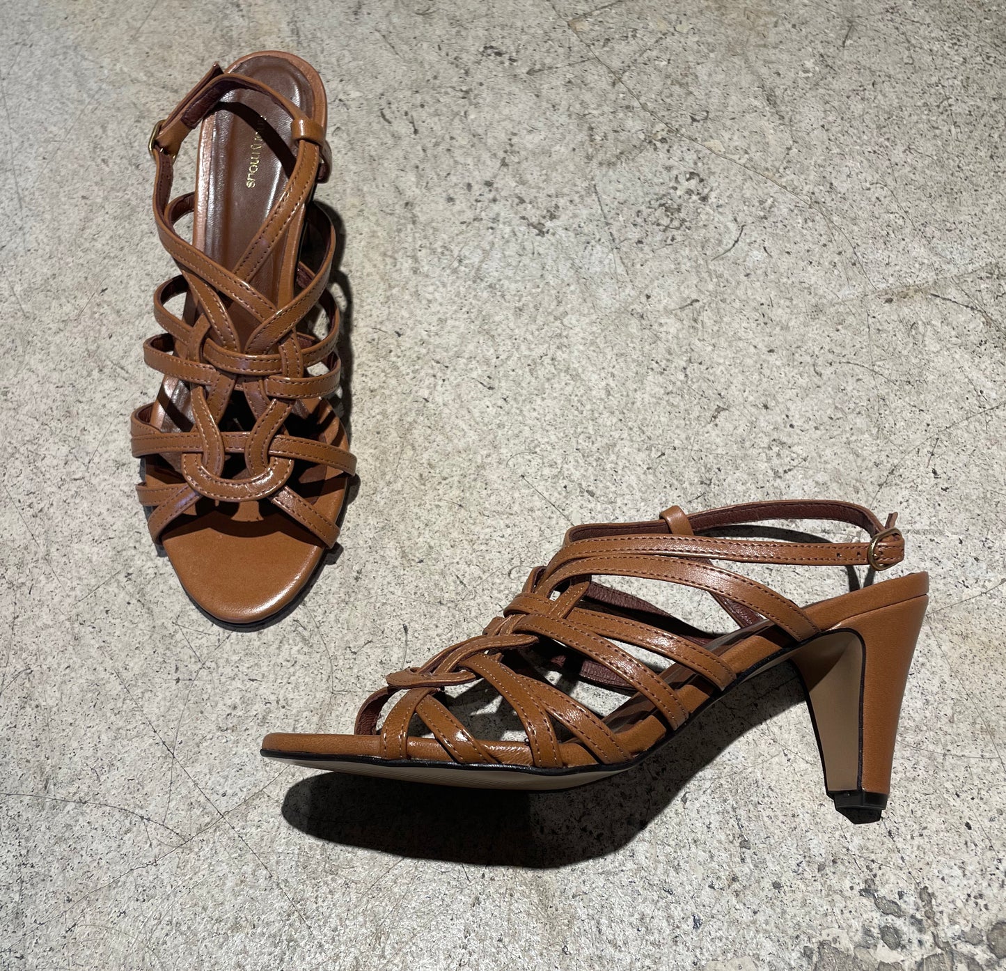 ANONYMOUS - Sandales à talons cognac