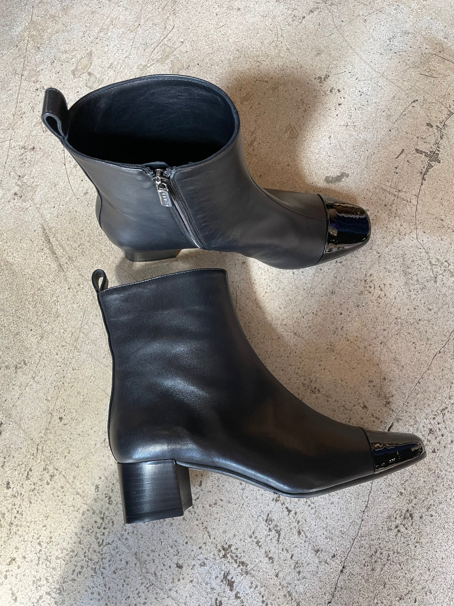 CAREL Estime Bis Agneau noir – Bazaar, Besançon