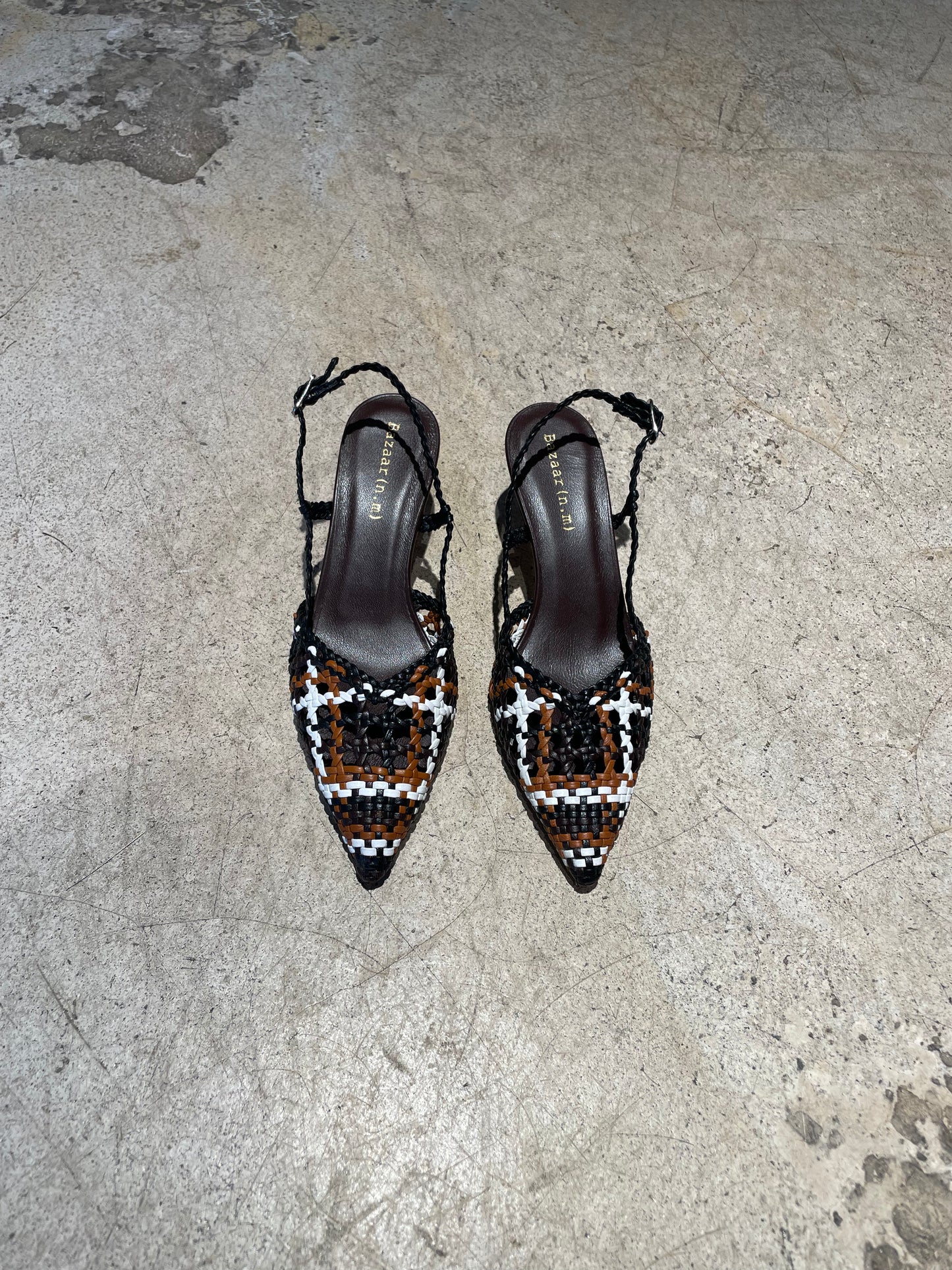 BAZAAR (N.M) - Escarpins tressés tricolore